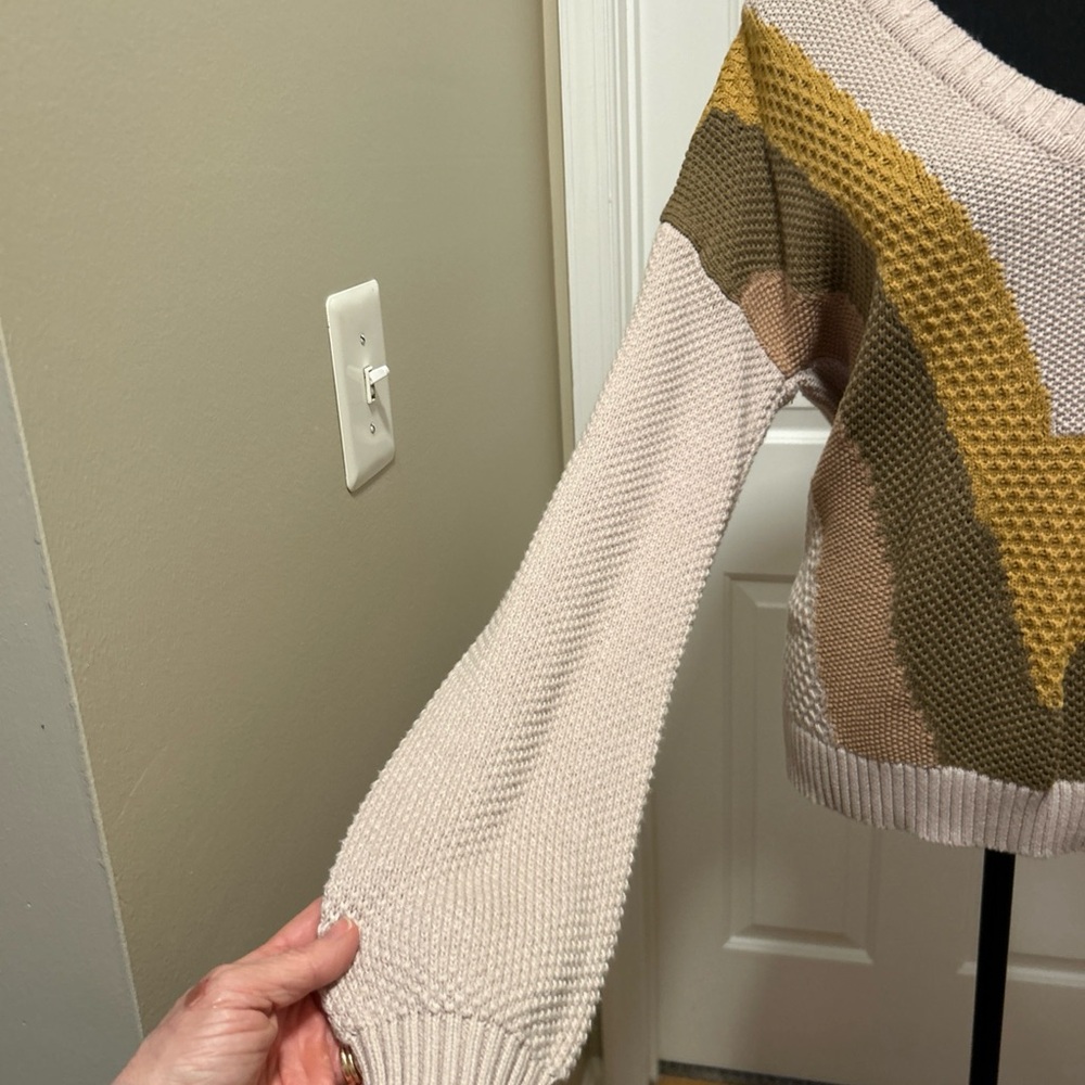 Hem & Thread Multicolor V-Neck Sweater - Picture 3 of 6